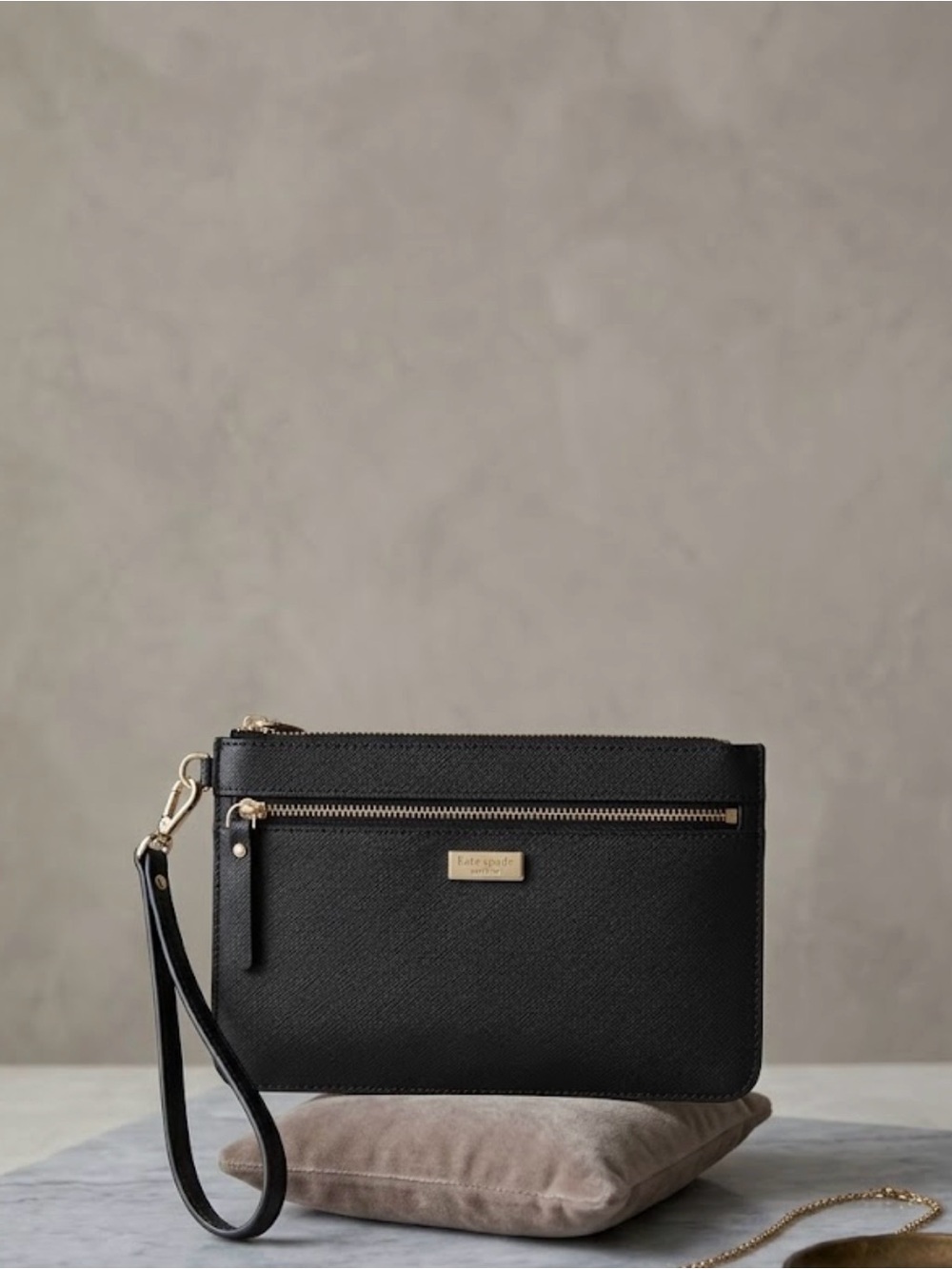 Kate Spade Tinie Laurel Way Wristlet Black Leather WLRU2677